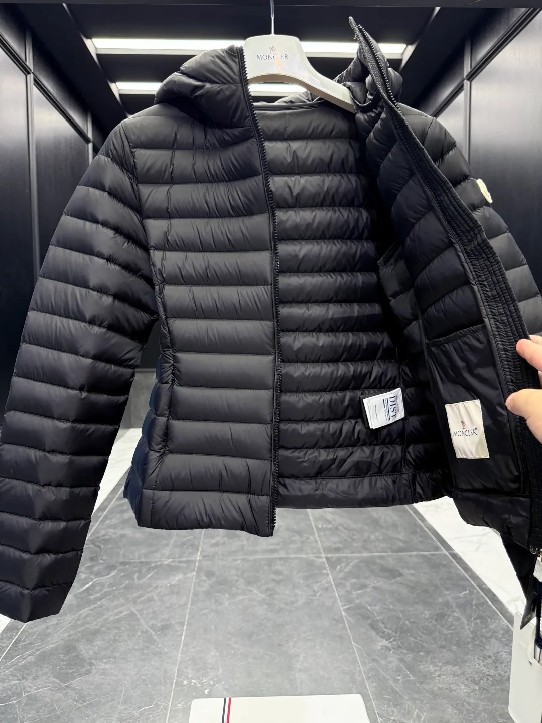 ⬆️Moncler . Ige . Ige Ige longue saison ， 。 。 ， Classic ， 。 。 • longuesaison • Longuesaison • • • • Size：1-4 /Black